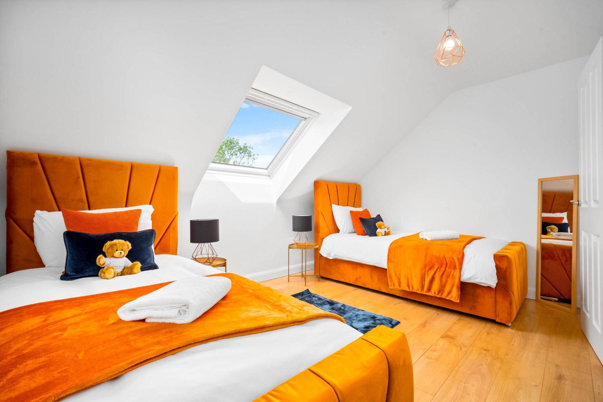 Luxury City Centre 5 Bed House With En-Suite, Bbq, On-Site Parking By Azura Nights Birmingham Exteriör bild